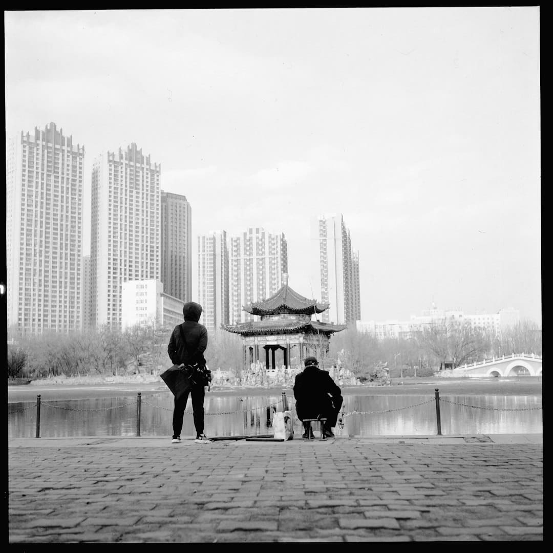 车企与智驾提供商加深合作 宝马联手Momenta发布专属智驾系统